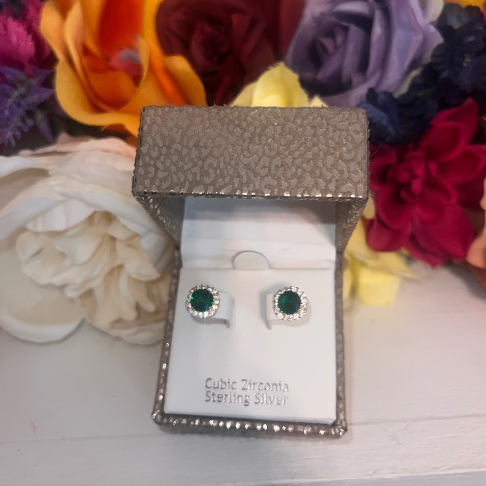 Nanette Lepore emerald Stud earrings